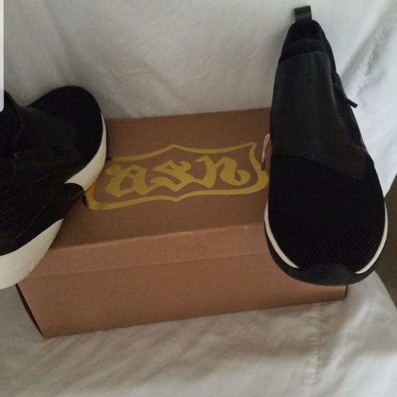 Sneakers for men or women - Picture 10 of 10